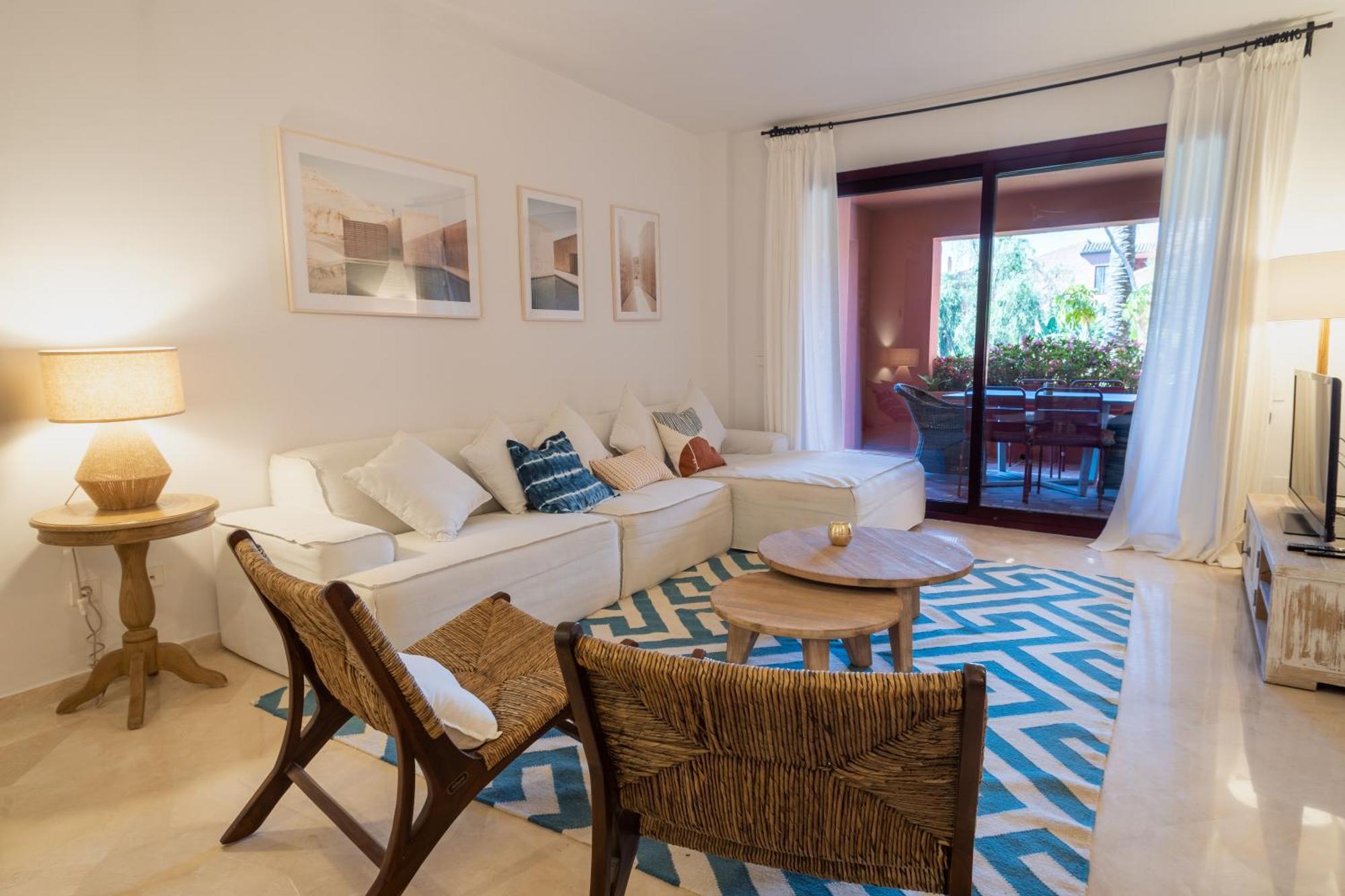 3+1 Bed Apartment, 100m Away From The Marbella